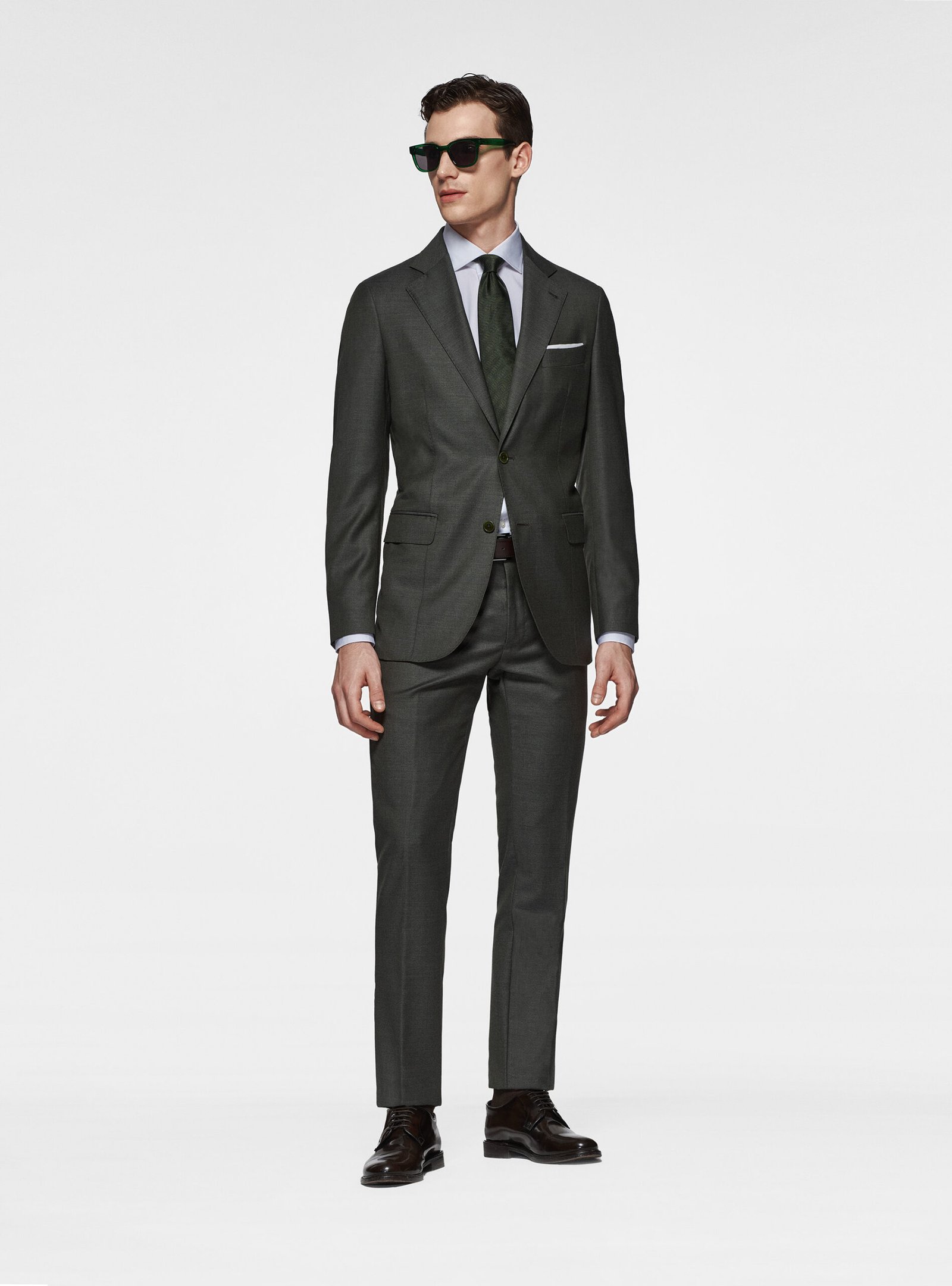 Light gray suit in 110s pure superfine wool